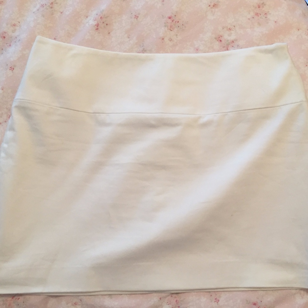 💗EXPRESS White Mini Skirt